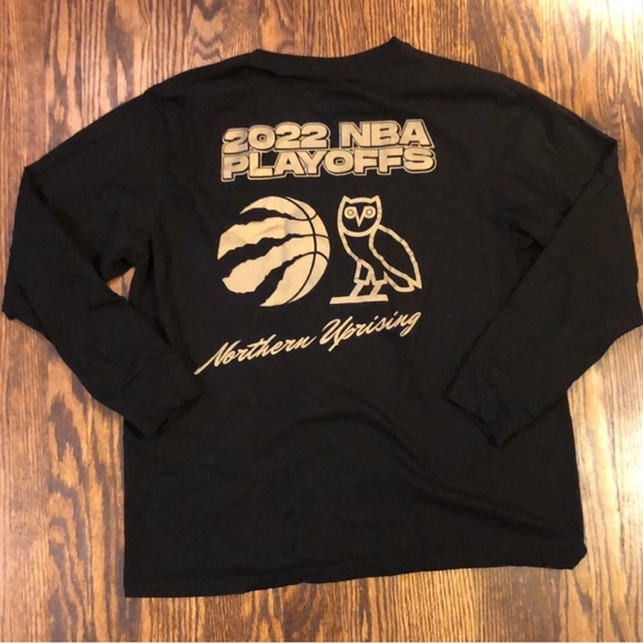 OVO Raptor’s 2022 NBA Playoffs men’s long-sleeve shirt - black - Picture 2 of 4